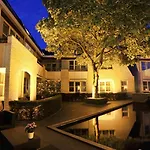 Golden Tulip Ampt 4* ナイケルク