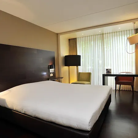 Golden Tulip Ampt Hotel 4*