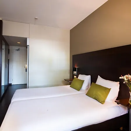 Golden Tulip Ampt 4*