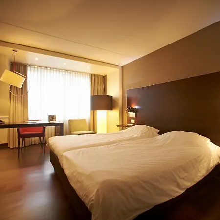 Golden Tulip Ampt Hotel 4*
