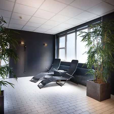 Golden Tulip Ampt Hotel 4*