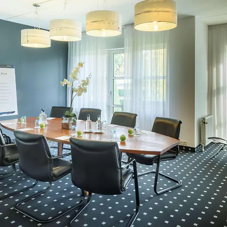 Golden Tulip Ampt Hotel 4*