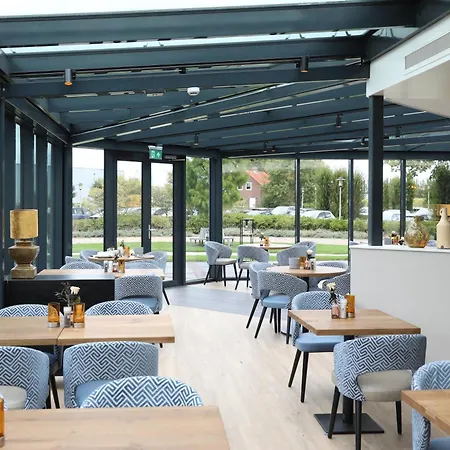 Ξενοδοχείο Golden Tulip Ampt 4*