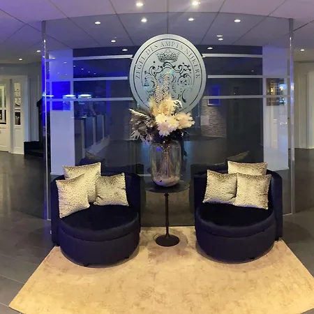 Golden Tulip Ampt 4*