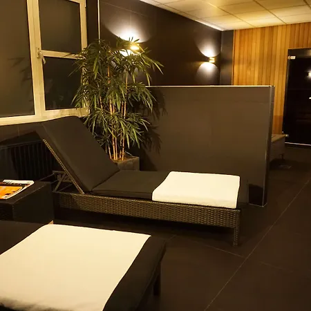 Golden Tulip Ampt Hotell 4*