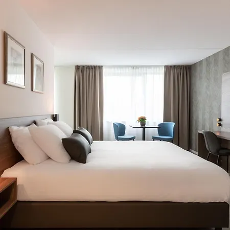 Hotel Golden Tulip Ampt 4*