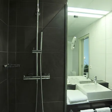 Golden Tulip Ampt Hotel 4*