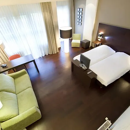 Ξενοδοχείο Golden Tulip Ampt 4*