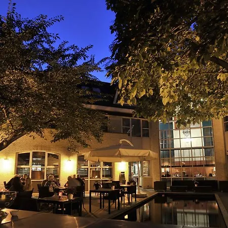 Golden Tulip Ampt Ξενοδοχείο 4*