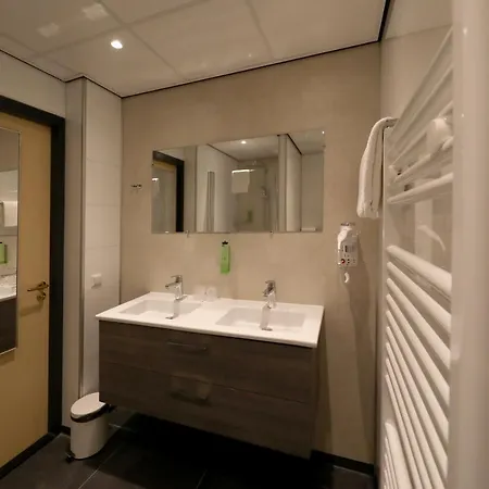 Golden Tulip Ampt Hotell