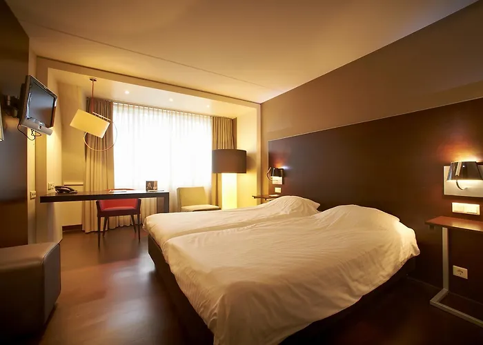 Golden Tulip Ampt Hotell 4*