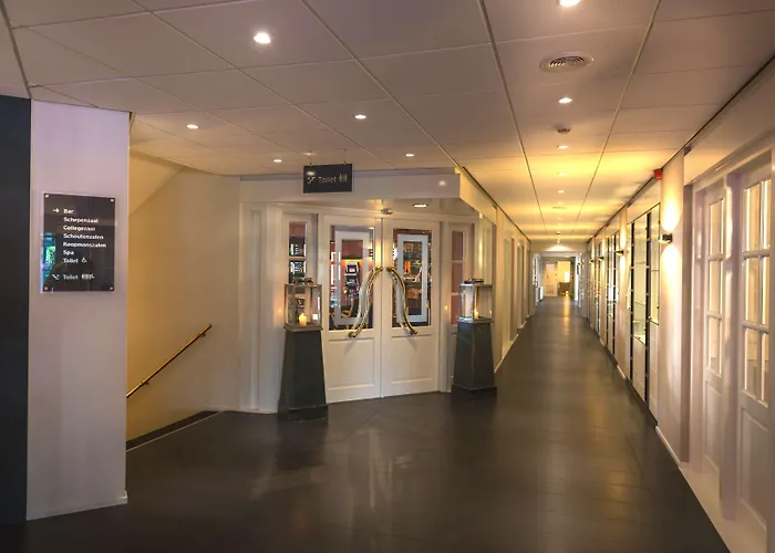 Golden Tulip Ampt Szálloda 4*