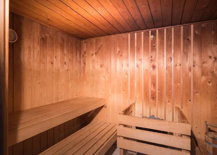 Hotell Golden Tulip Ampt 4*