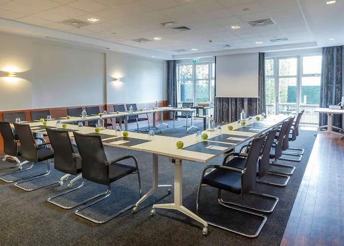 Golden Tulip Ampt 4*