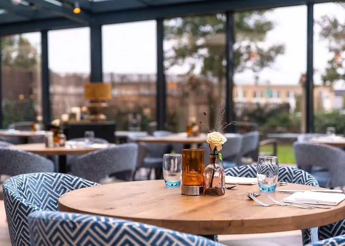 Hotel Golden Tulip Ampt 4*