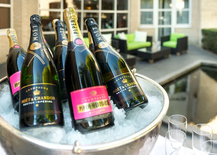 Golden Tulip Ampt Szálloda