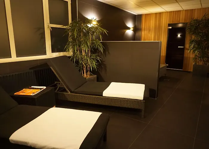 Golden Tulip Ampt Hotel 4*