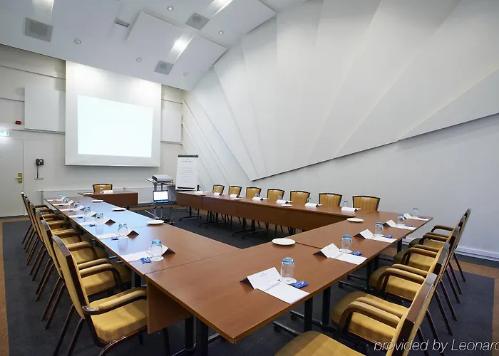 Golden Tulip Ampt Szálloda