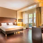 Hotel Golden Tulip Ampt 4*