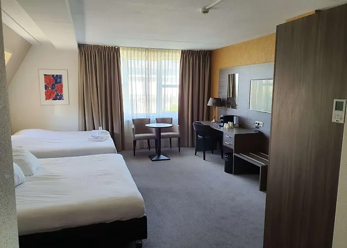 Golden Tulip Ampt 4* 네이케르크