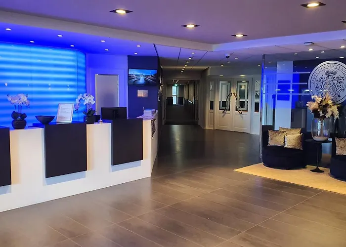 호텔 Golden Tulip Ampt