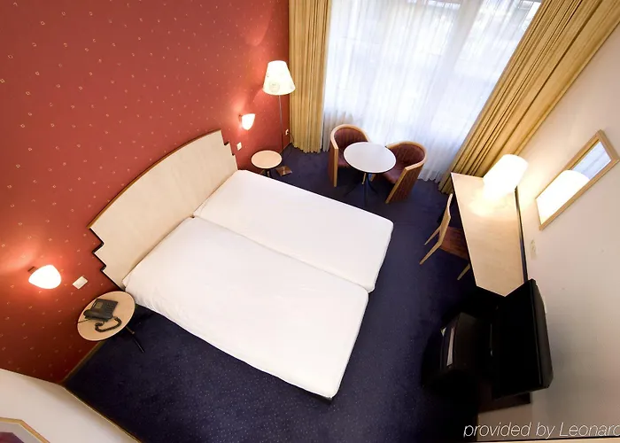 Golden Tulip Ampt 호텔 4*